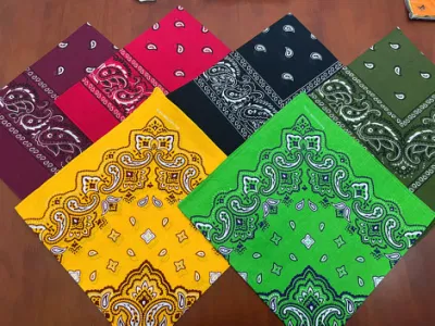 Bandana Paisley con stampa personalizzata in cotone alla moda